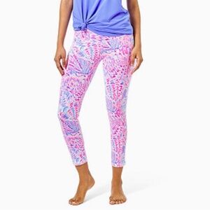 Lily Pulitzer UPF 50+ Weekender 24” Midi Legging Raz Berry Size Large NWOT